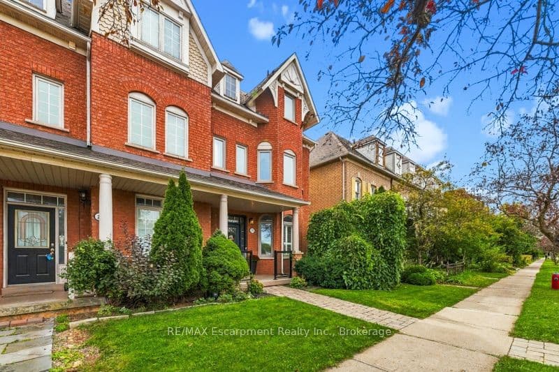 272 Glenashton Drive, Oakville, ON L6H 6H5