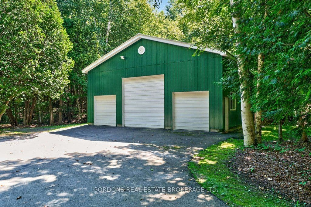 2950 R29, Rideau Lakes, ON K0G 1V0