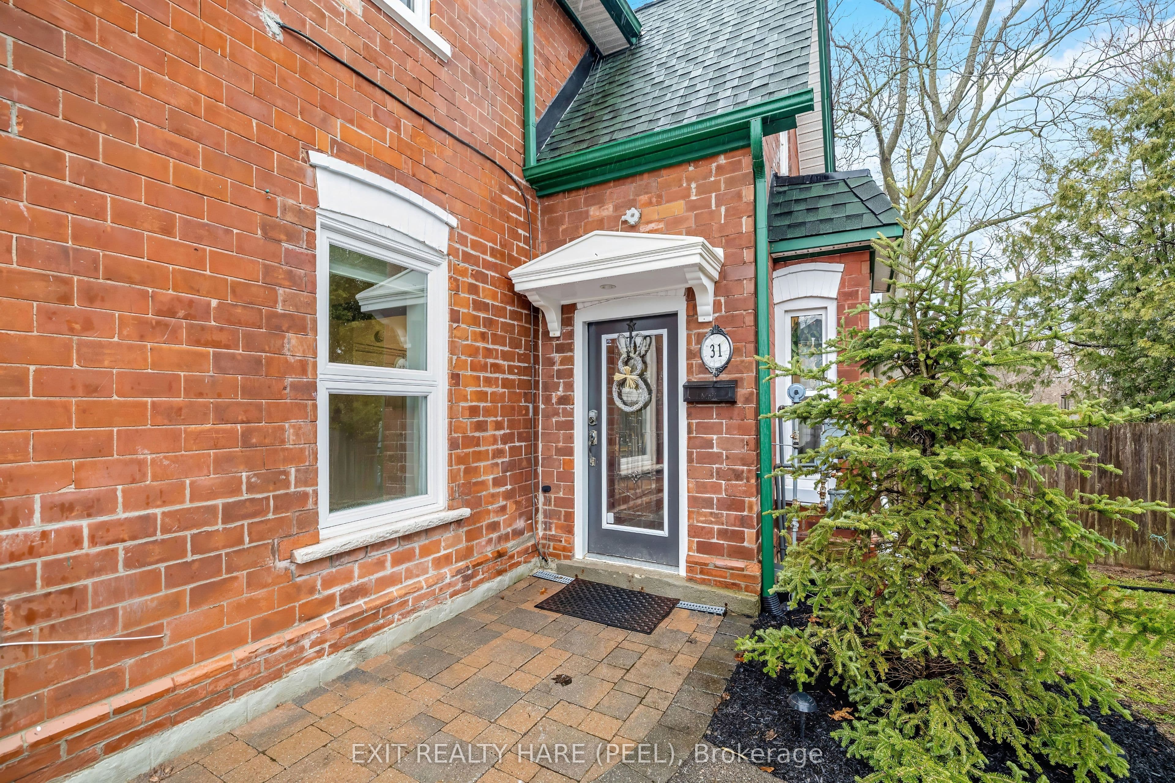 31 Brock Street, Halton Hills, ON L7J 1N3