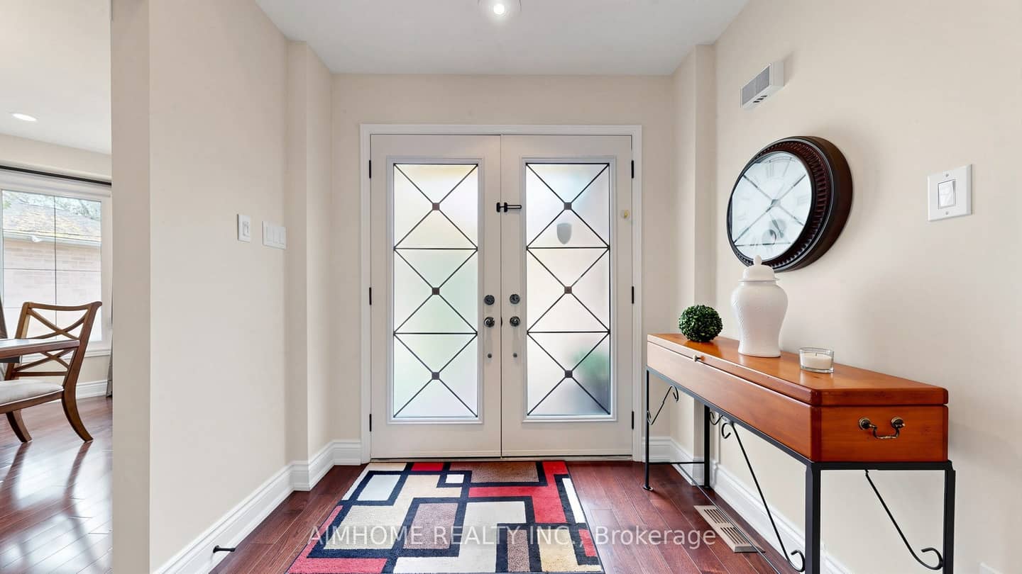 1580 Kettlebrook Lane, Mississauga, ON L5M 3M1