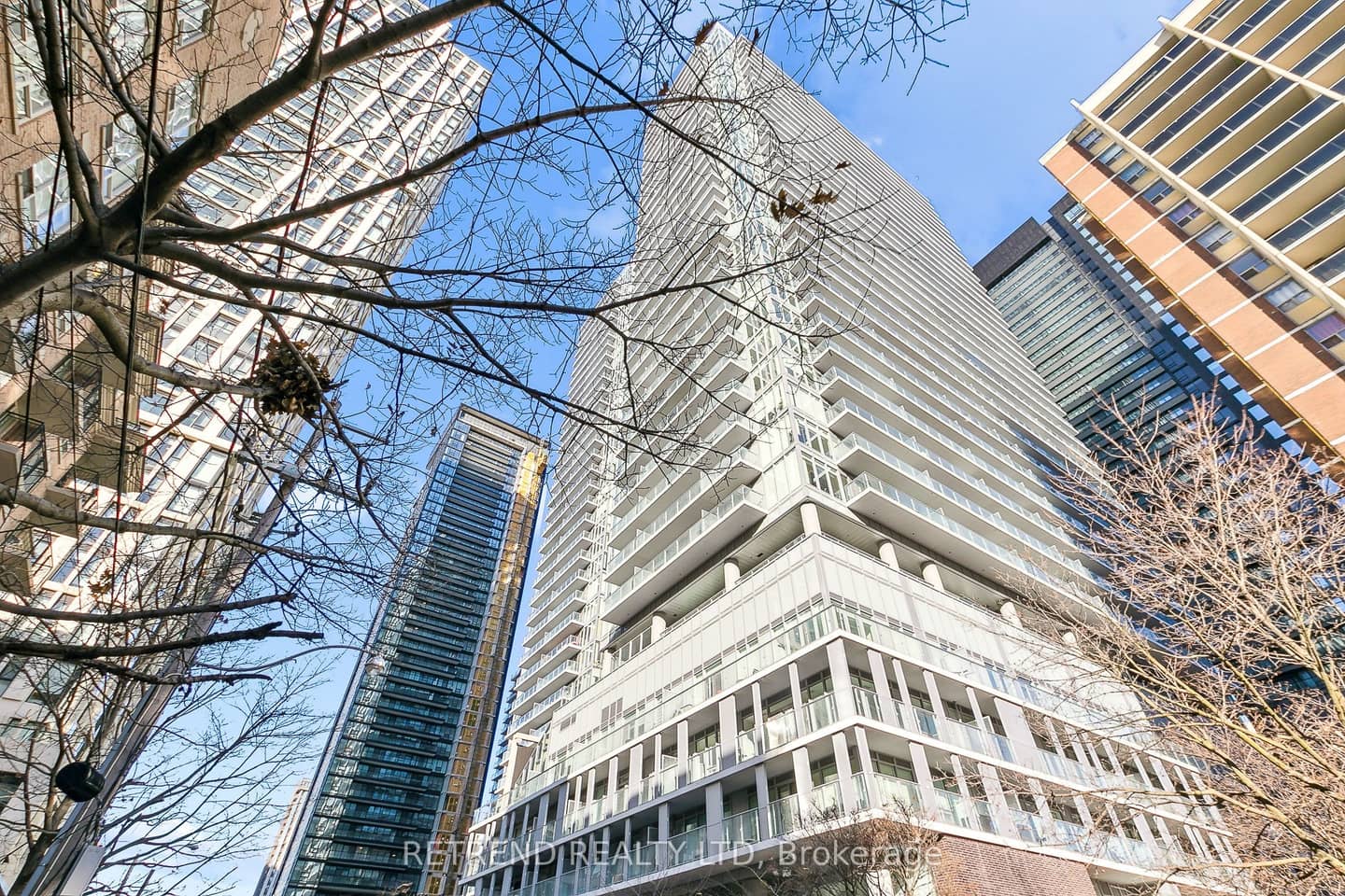 195 Redpath Avenue 1402, Toronto, ON M4P 0E4