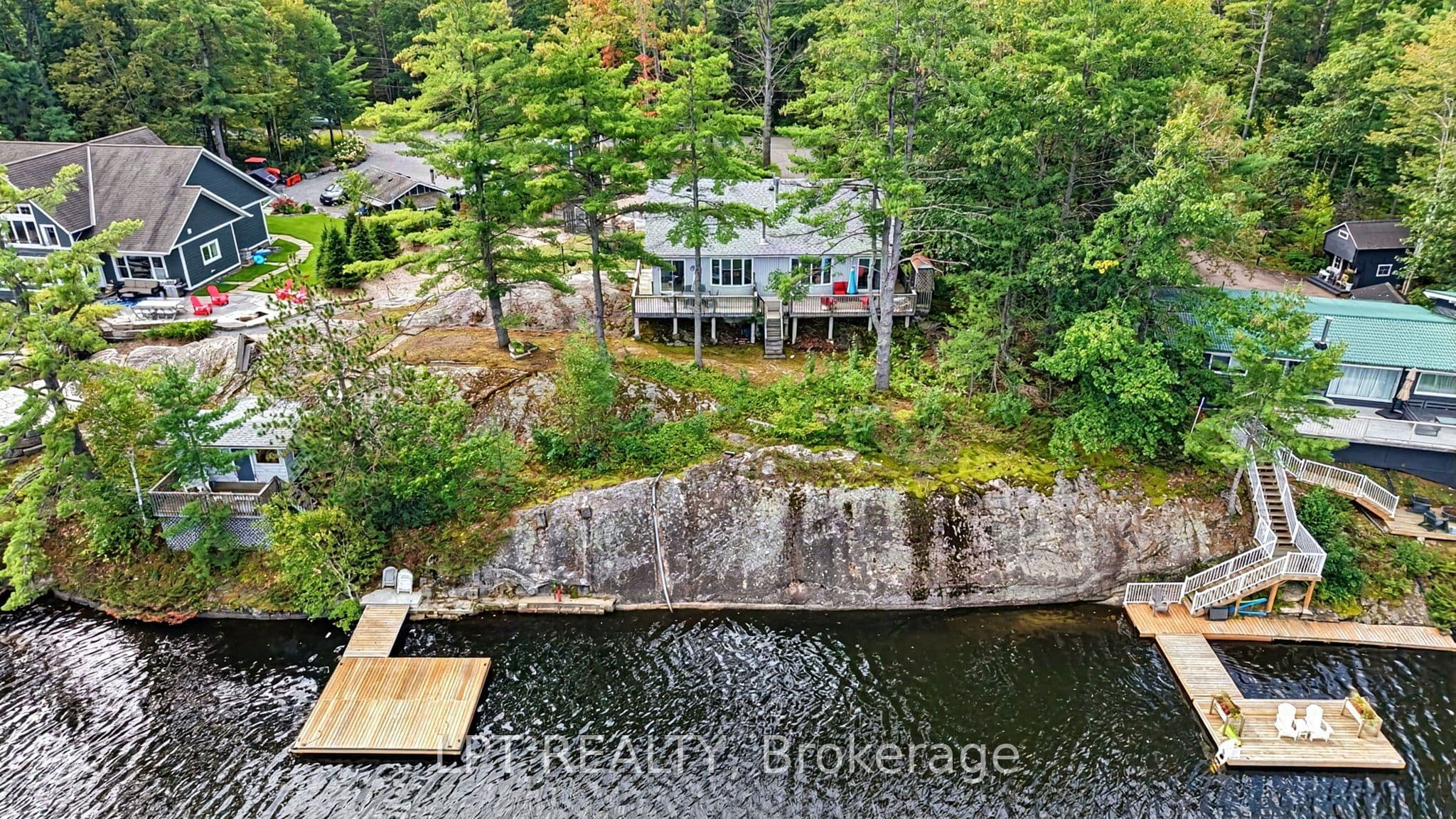5 Pinetree Road, Gravenhurst, ON P1P 0E2