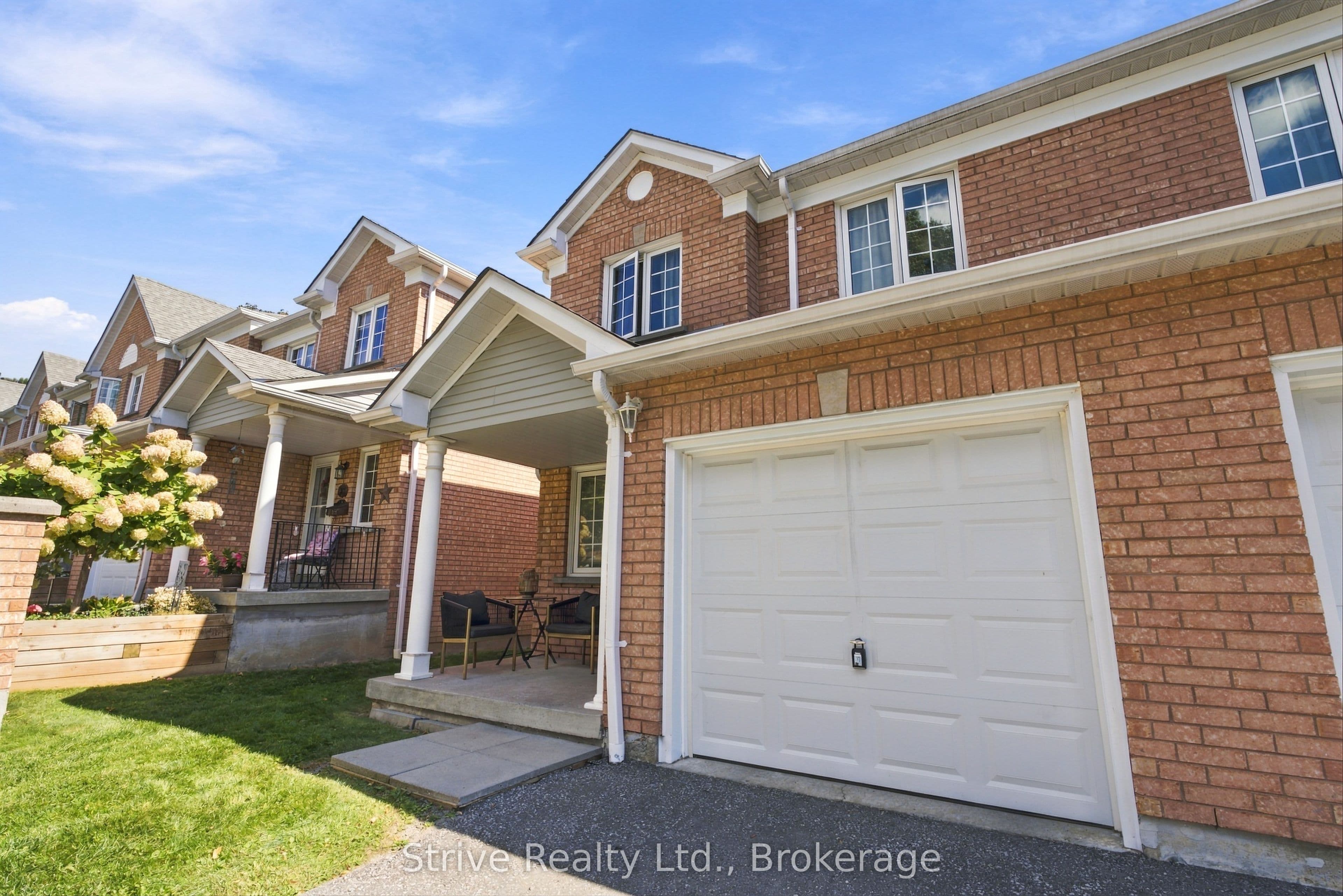 10 Bassett Boulevard E 174, Whitby, ON L1N 9C7