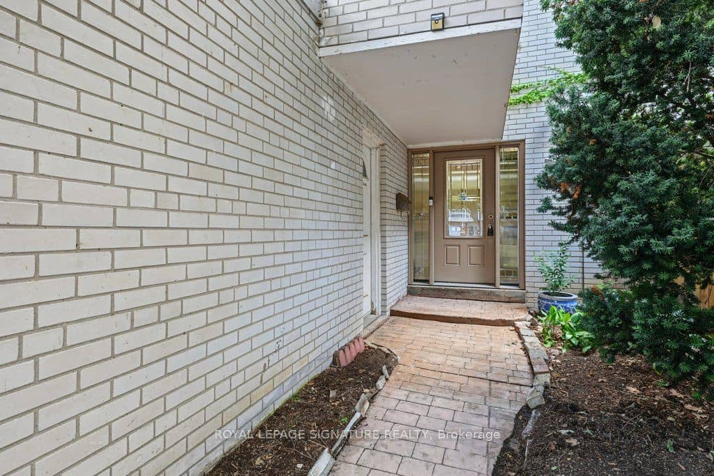 45 Chipwood Crescent, Toronto, ON M2J 3X6