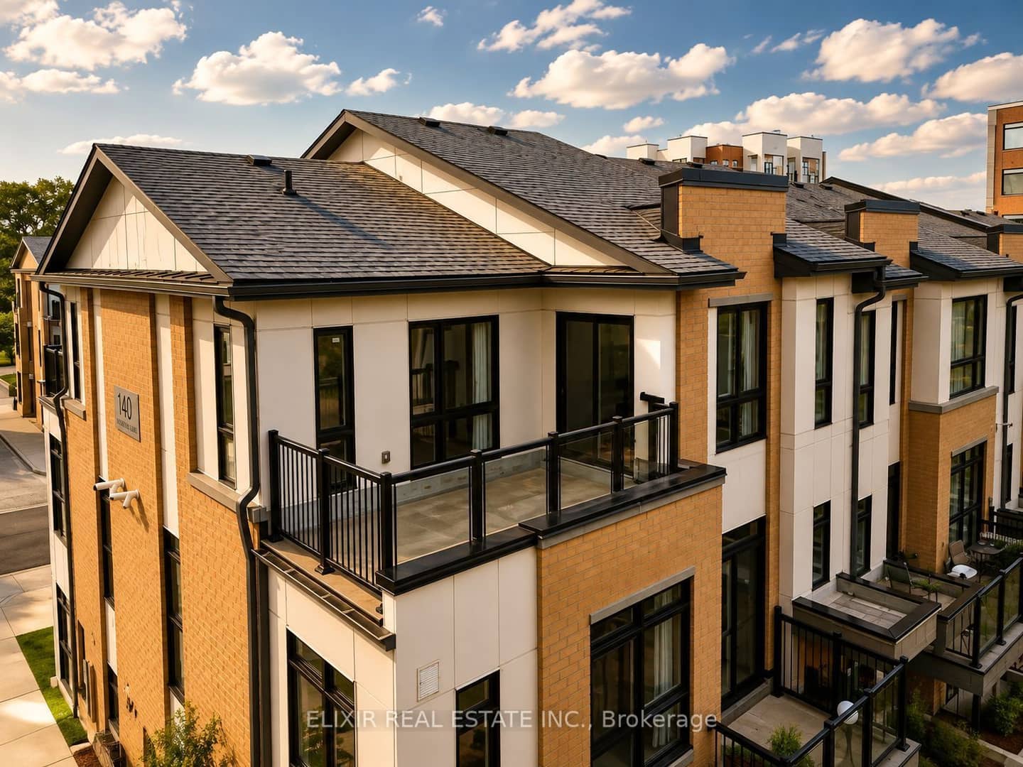 140 Canon Jackson Drive 206, Toronto, ON M6M 0B9