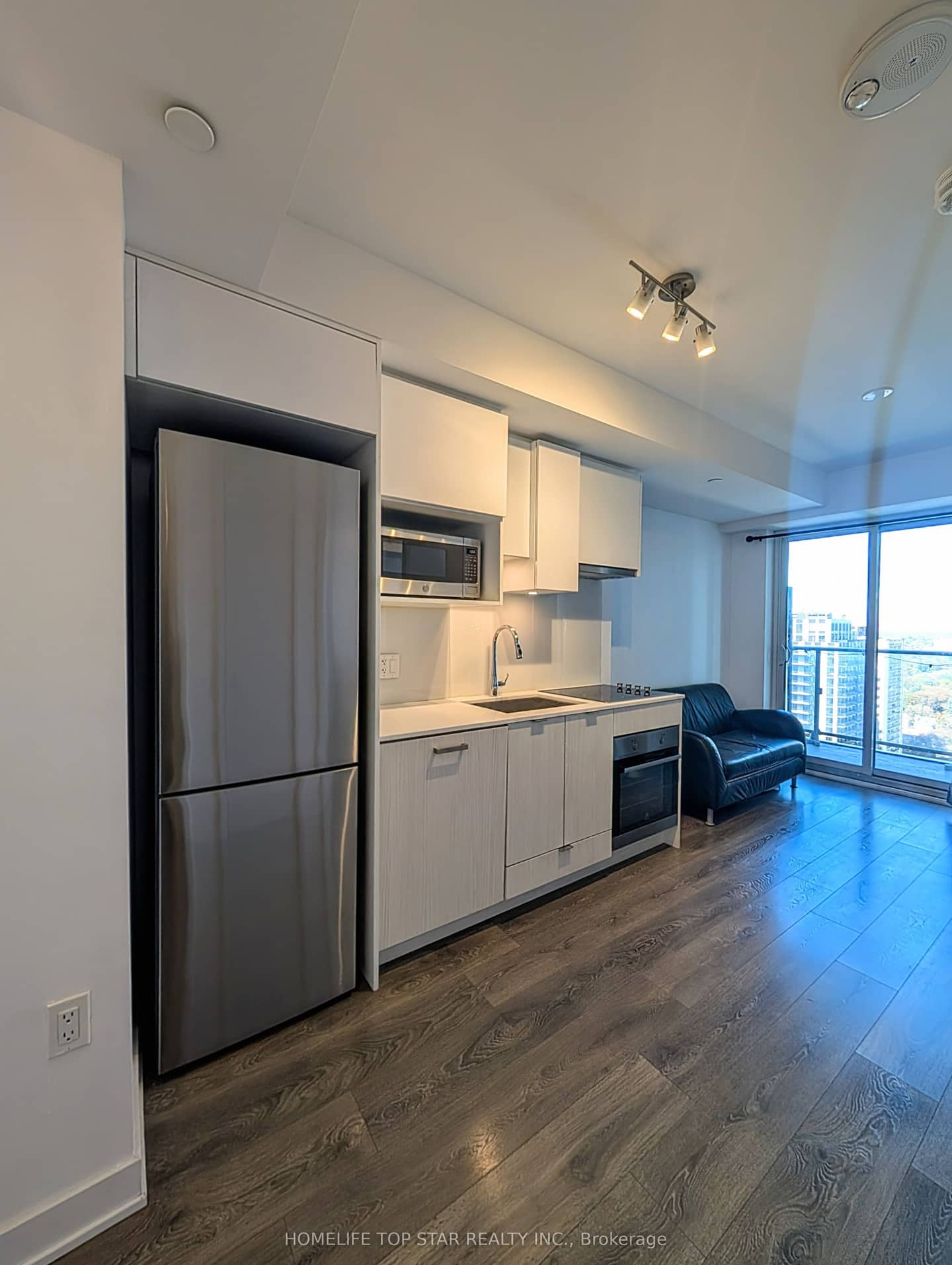 195 NW Redpath Avenue NW 2313, Toronto, ON M4P 0E4