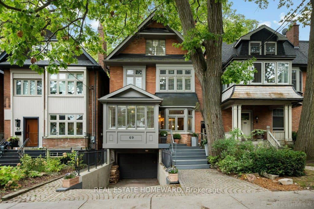 69 Walmsley Boulevard, Toronto, ON M4V 1X7