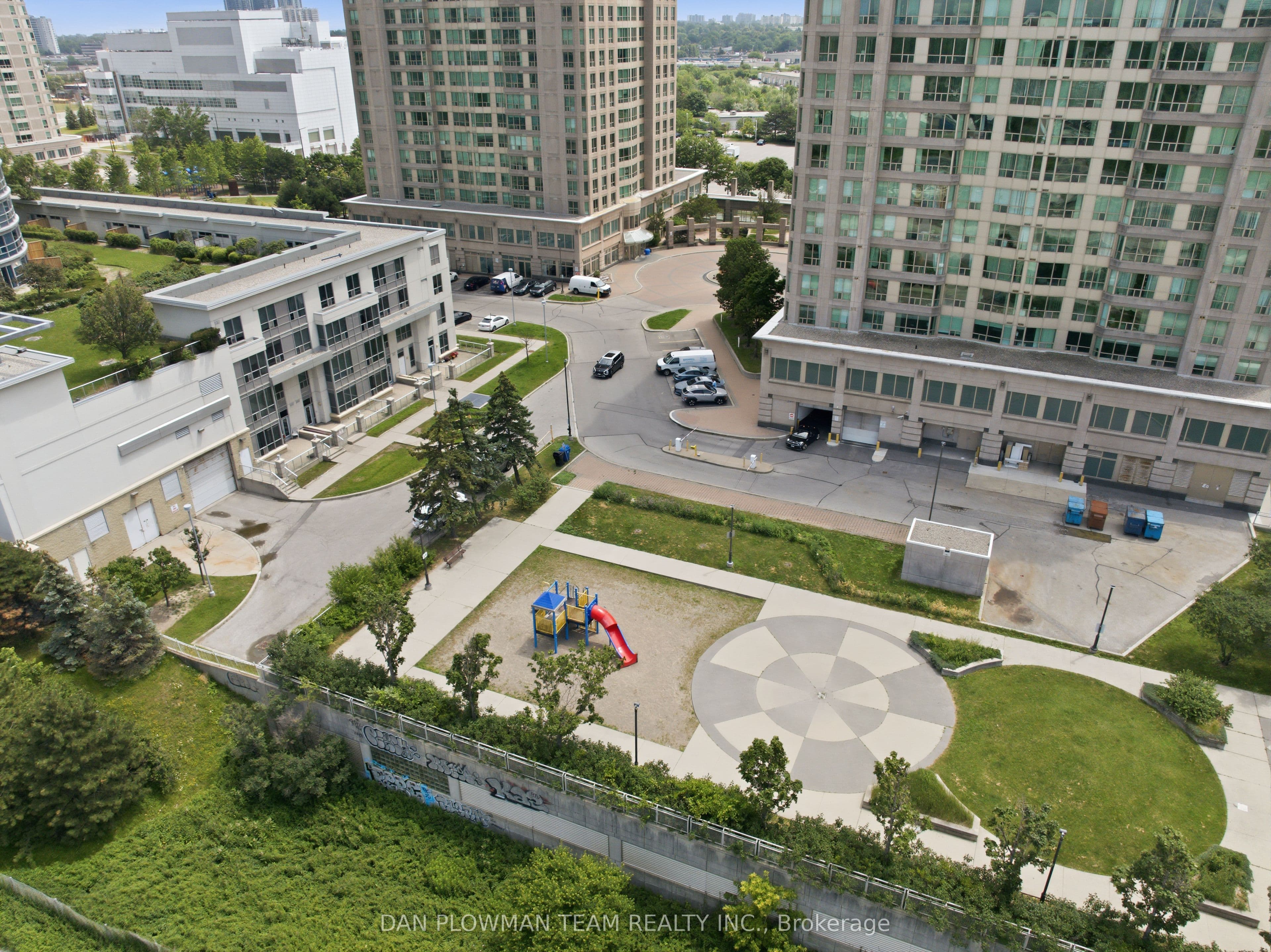 8 Lee Centre Drive 913, Toronto, ON M1H 3H8