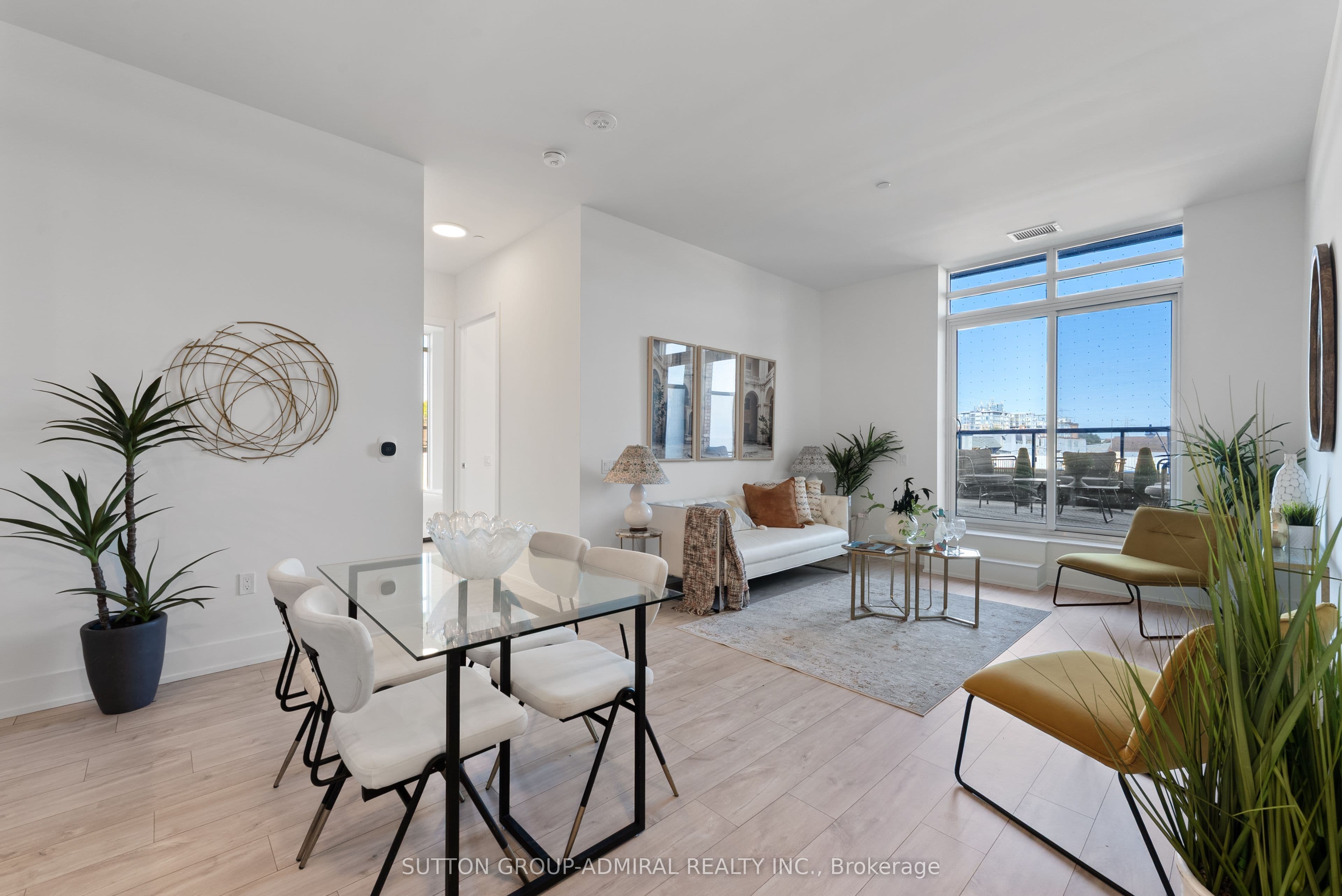 858 Dupont Street 224, Toronto, ON M6G 0C1