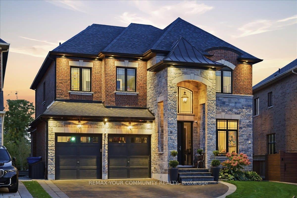 116 Crane Street, Aurora, ON L4G 1C9