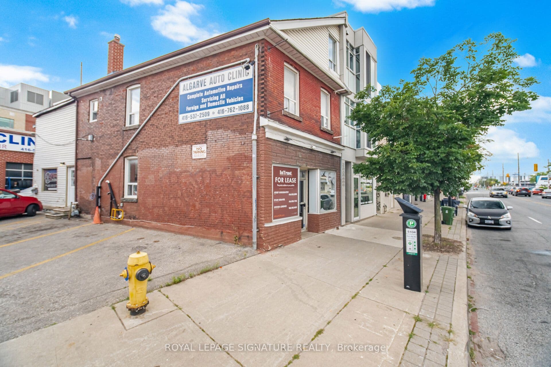 3331 Dundas Street W, Toronto, ON M6P 2A6