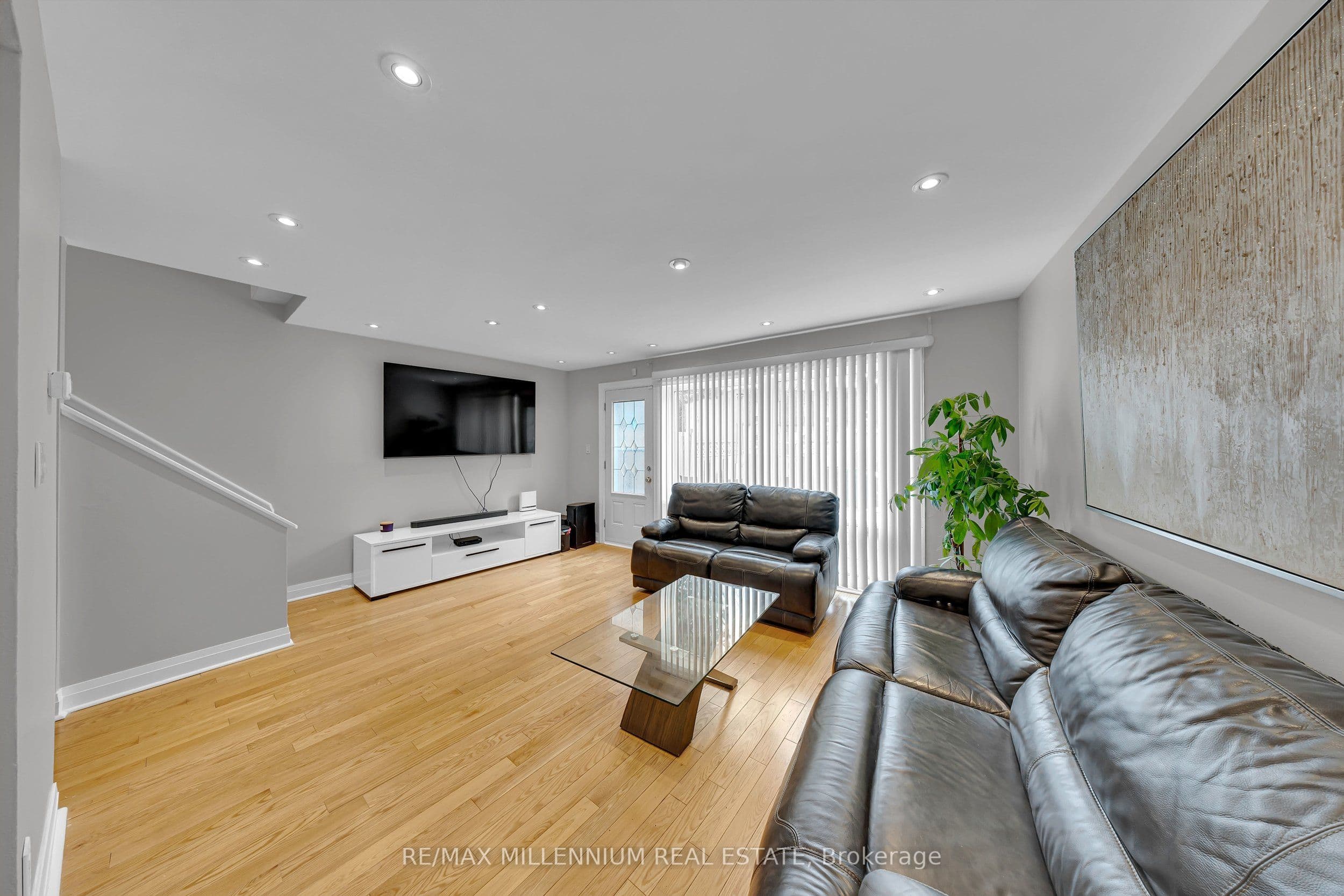 10 Grandravine Drive 5, Toronto, ON M3J 1B1