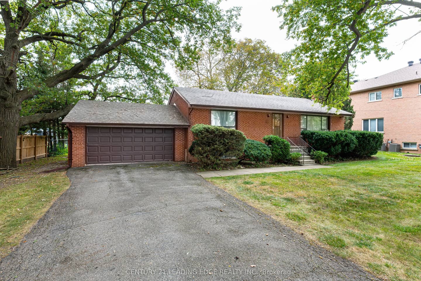 93 Lee Avenue, Markham, ON L3R 8G2
