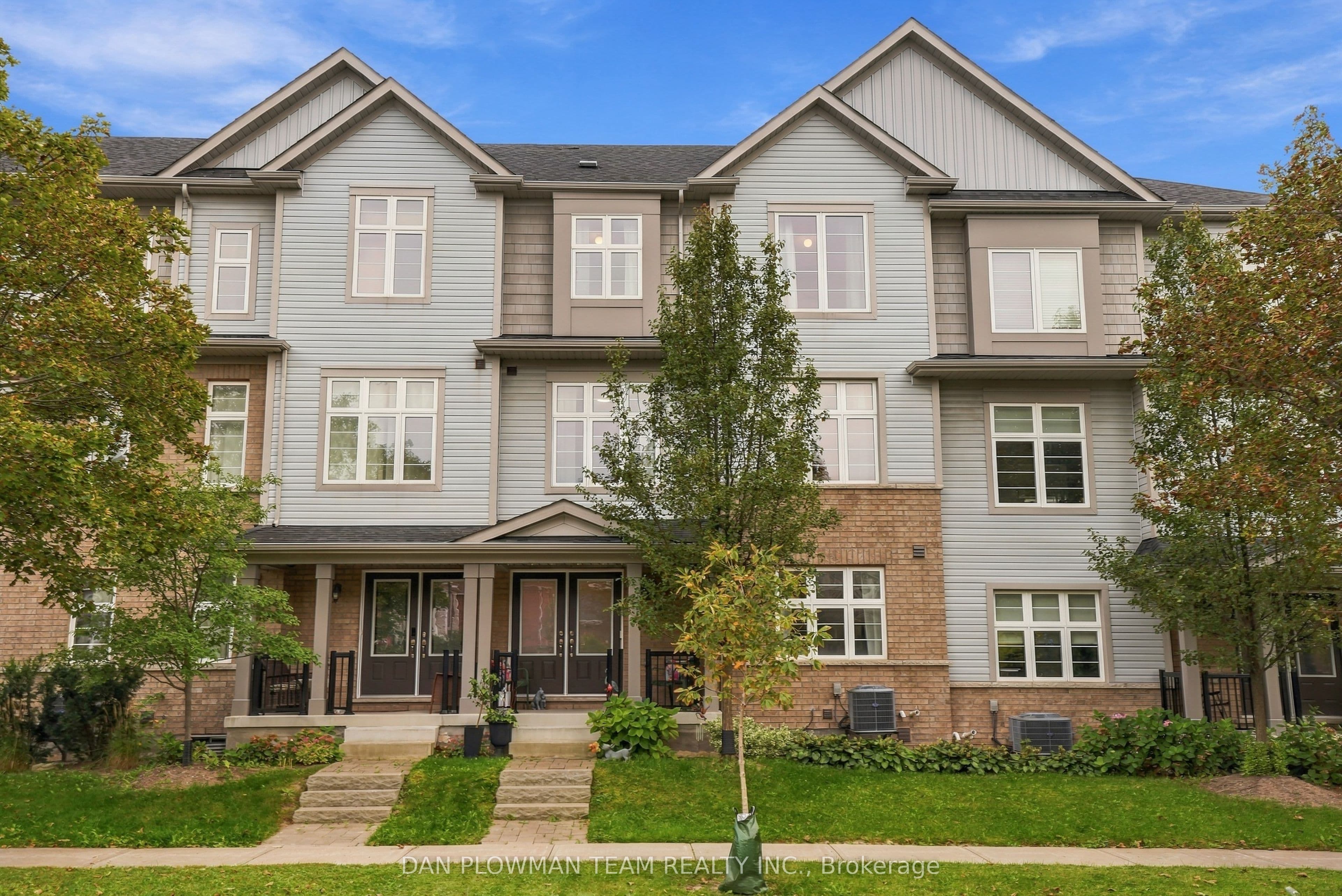 14 Cornerside Way, Whitby, ON L1M 0L8