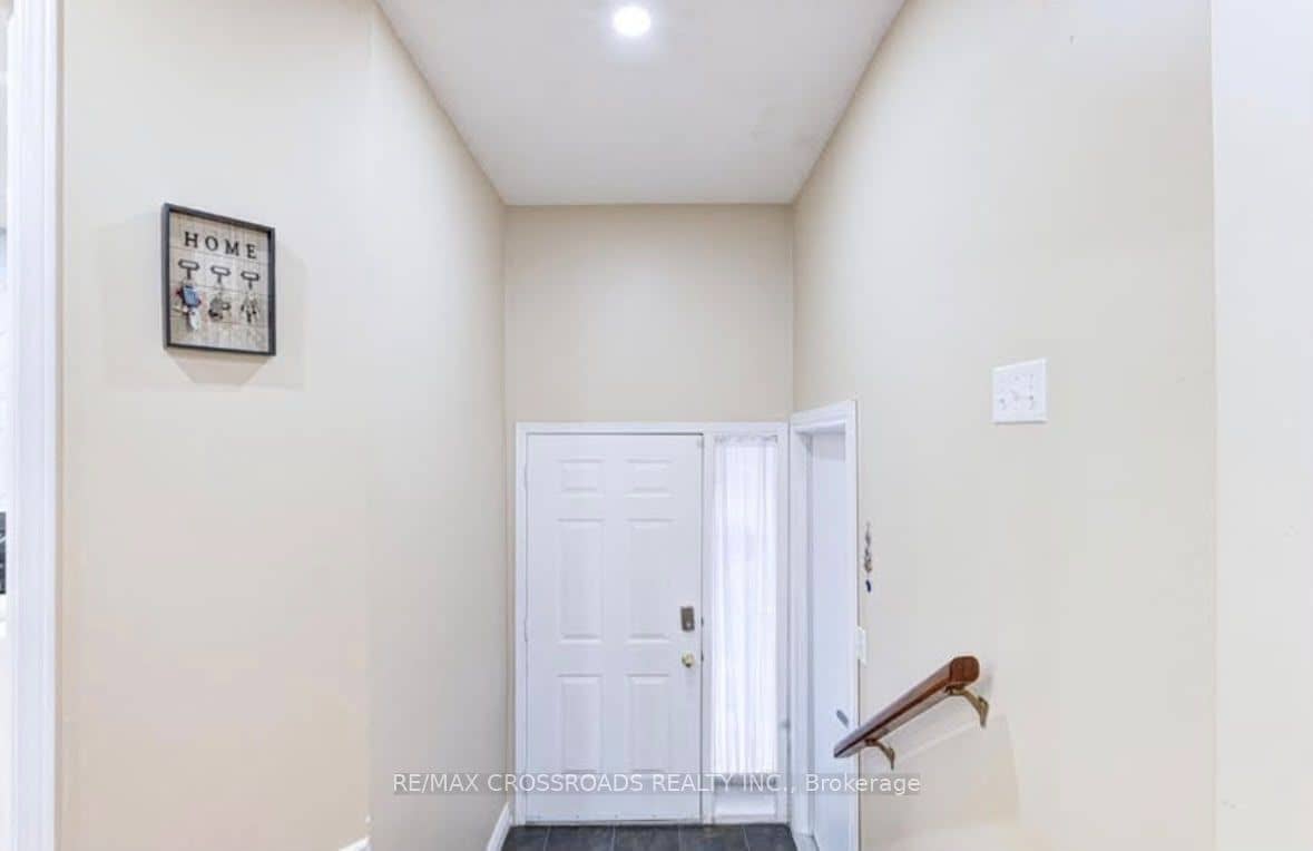 11 Murkar Crescent, Whitby, ON L1N 8Y4