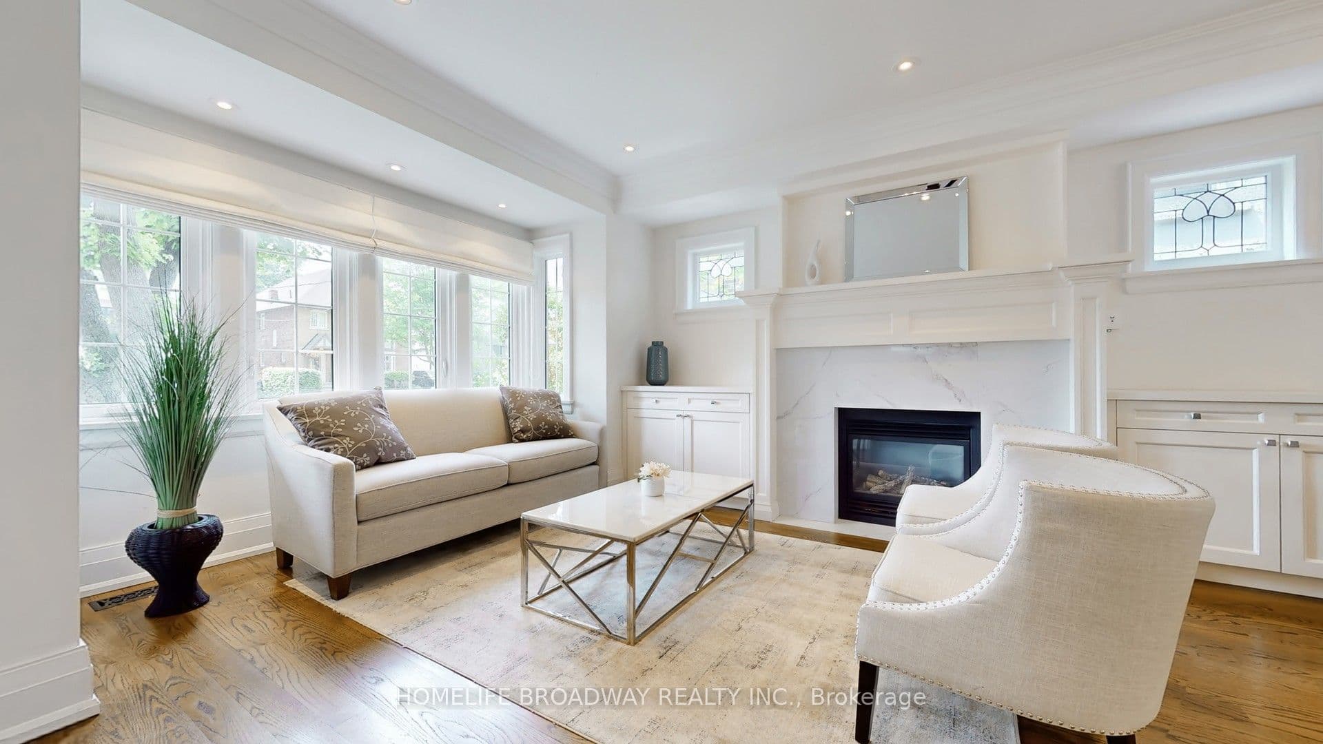 30 Kilbarry Road, Toronto, ON M5P 1K5