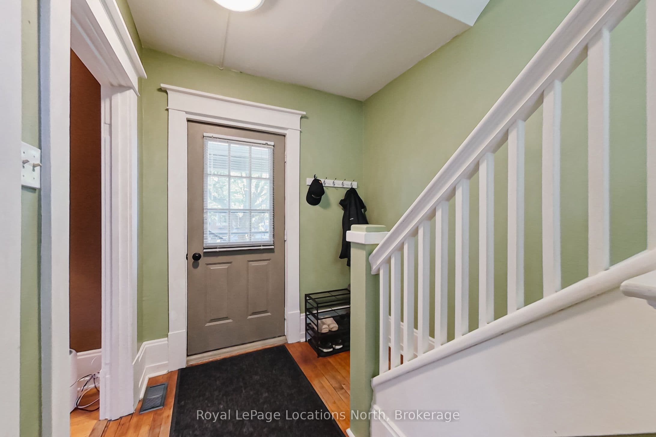27 Edwin Street E, Meaford, ON N4L 1C4