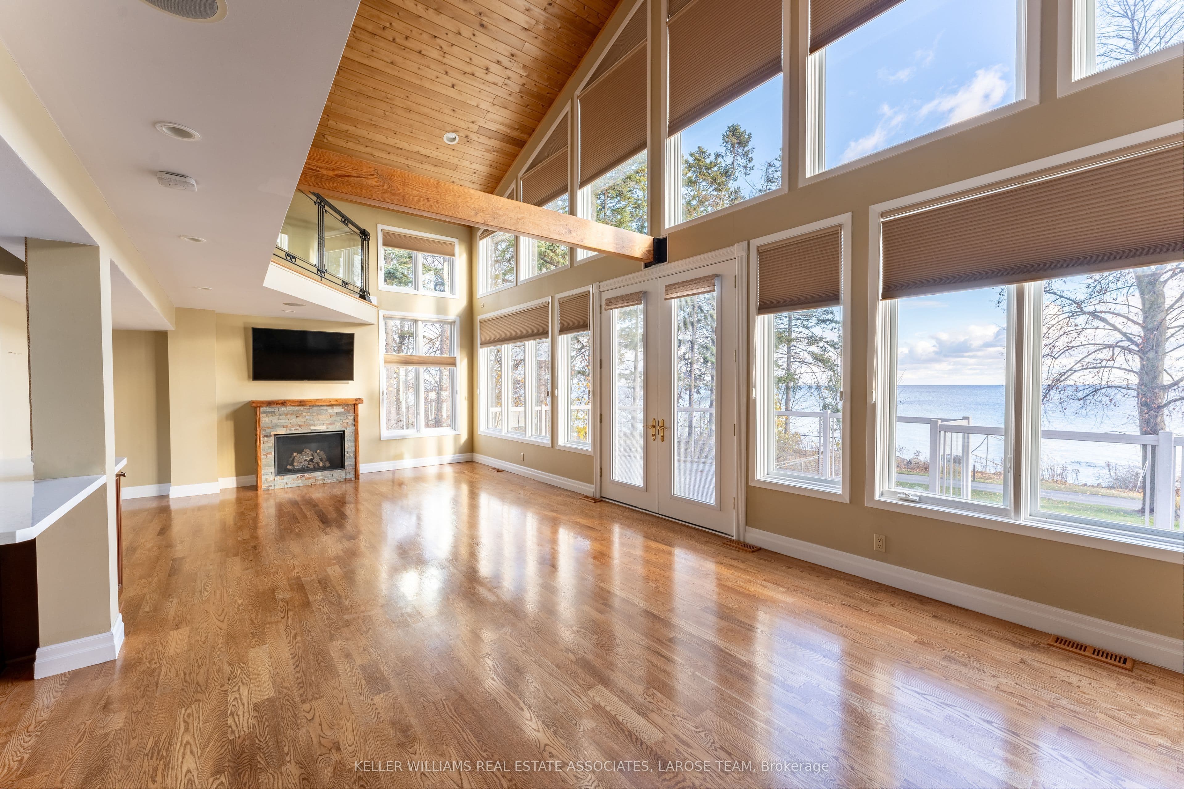75 Maple Avenue S 4, Mississauga, ON L5H 2R7