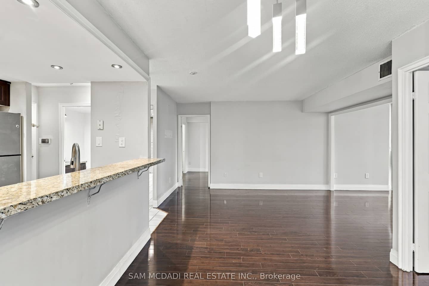 265 Enfield Place 903, Mississauga, ON L5B 3Y7