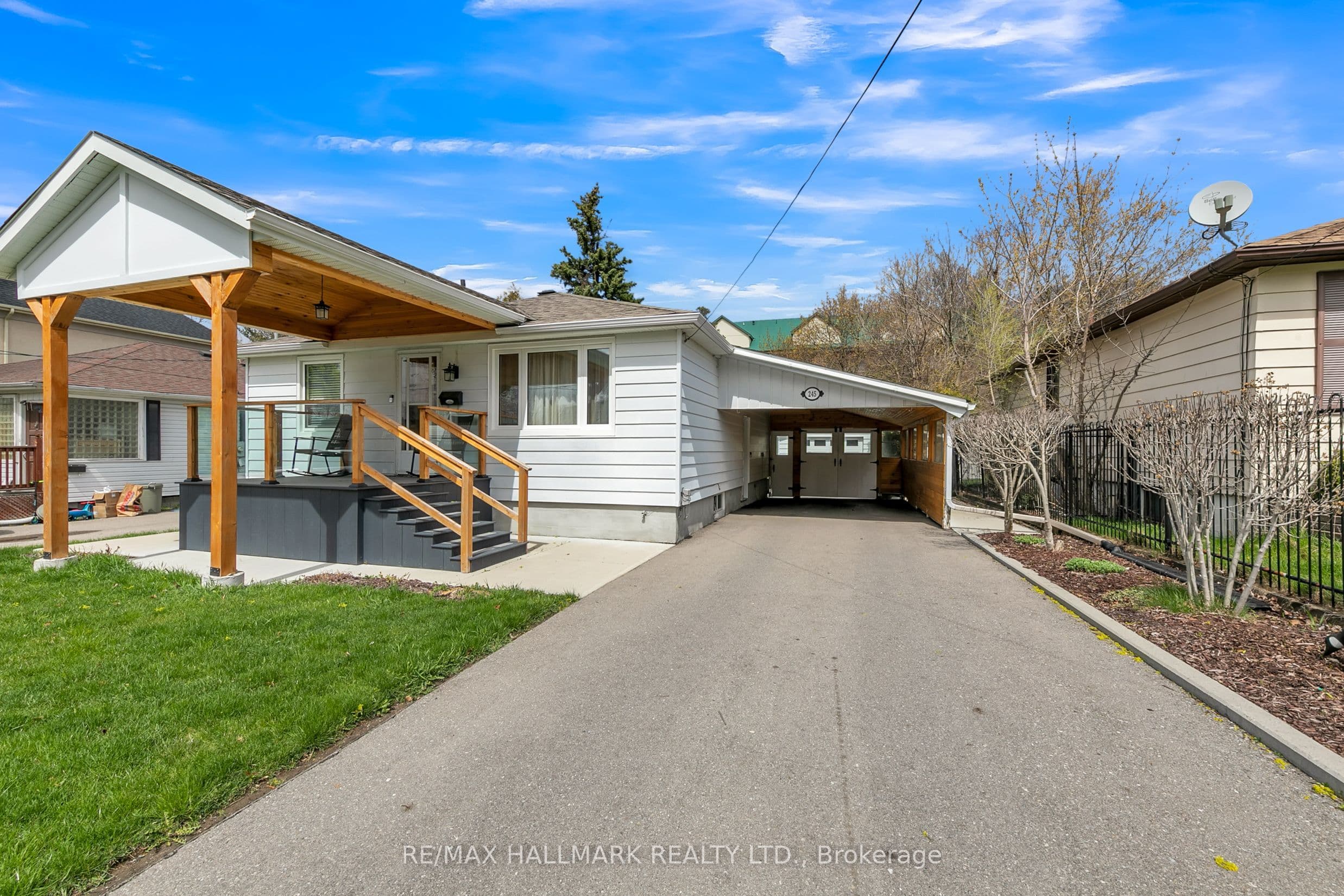 245 Elmwood Avenue, Richmond Hill, ON L4C 1L3