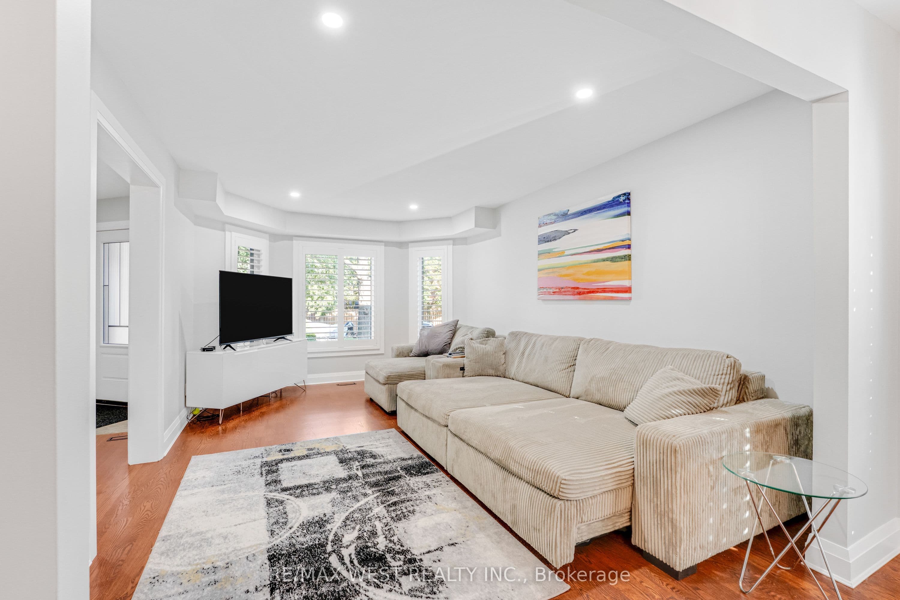 1136 Goodson Crescent, Oakville, ON L6H 4A4