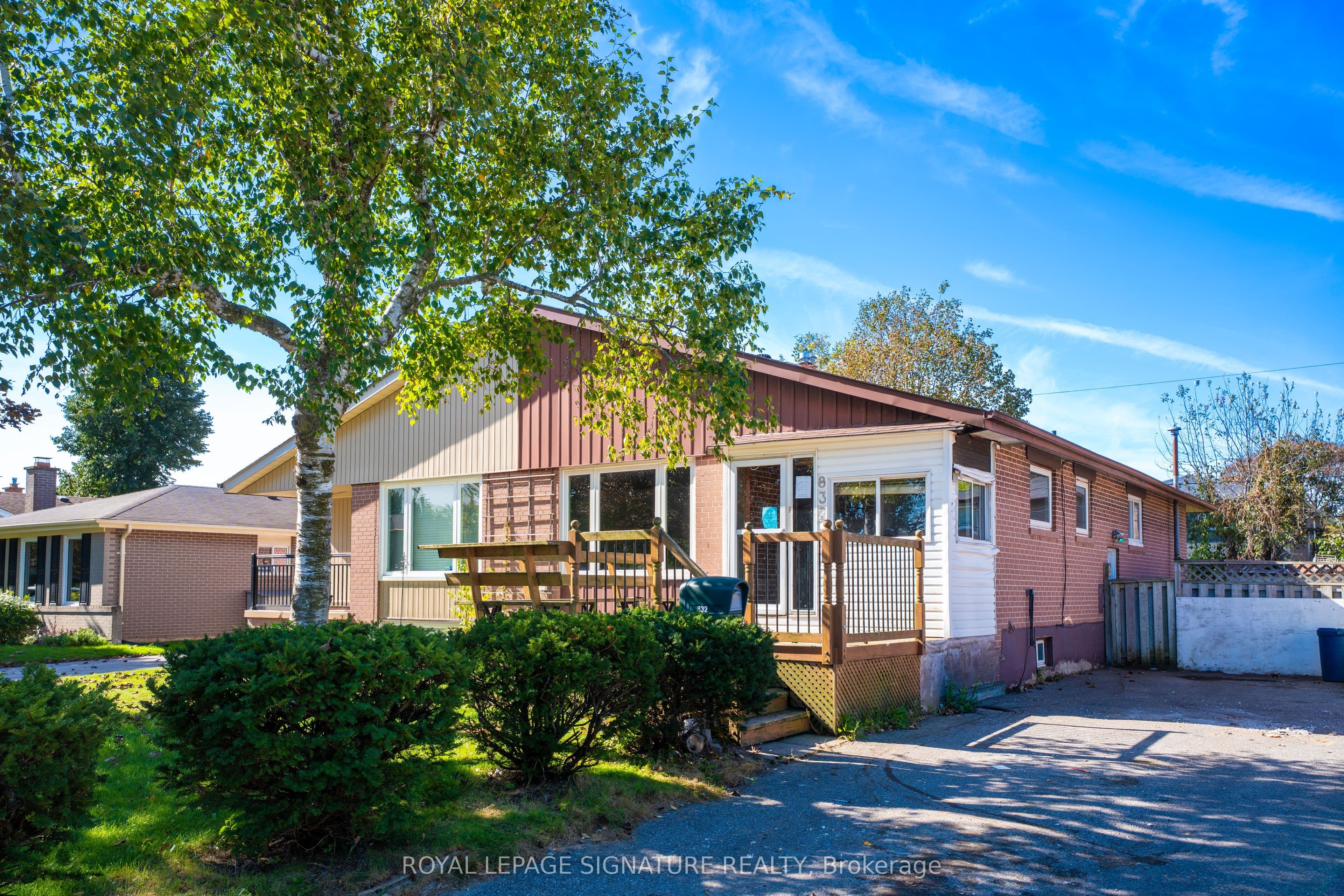 832 Zator Avenue, Pickering, ON L1W 1Y1