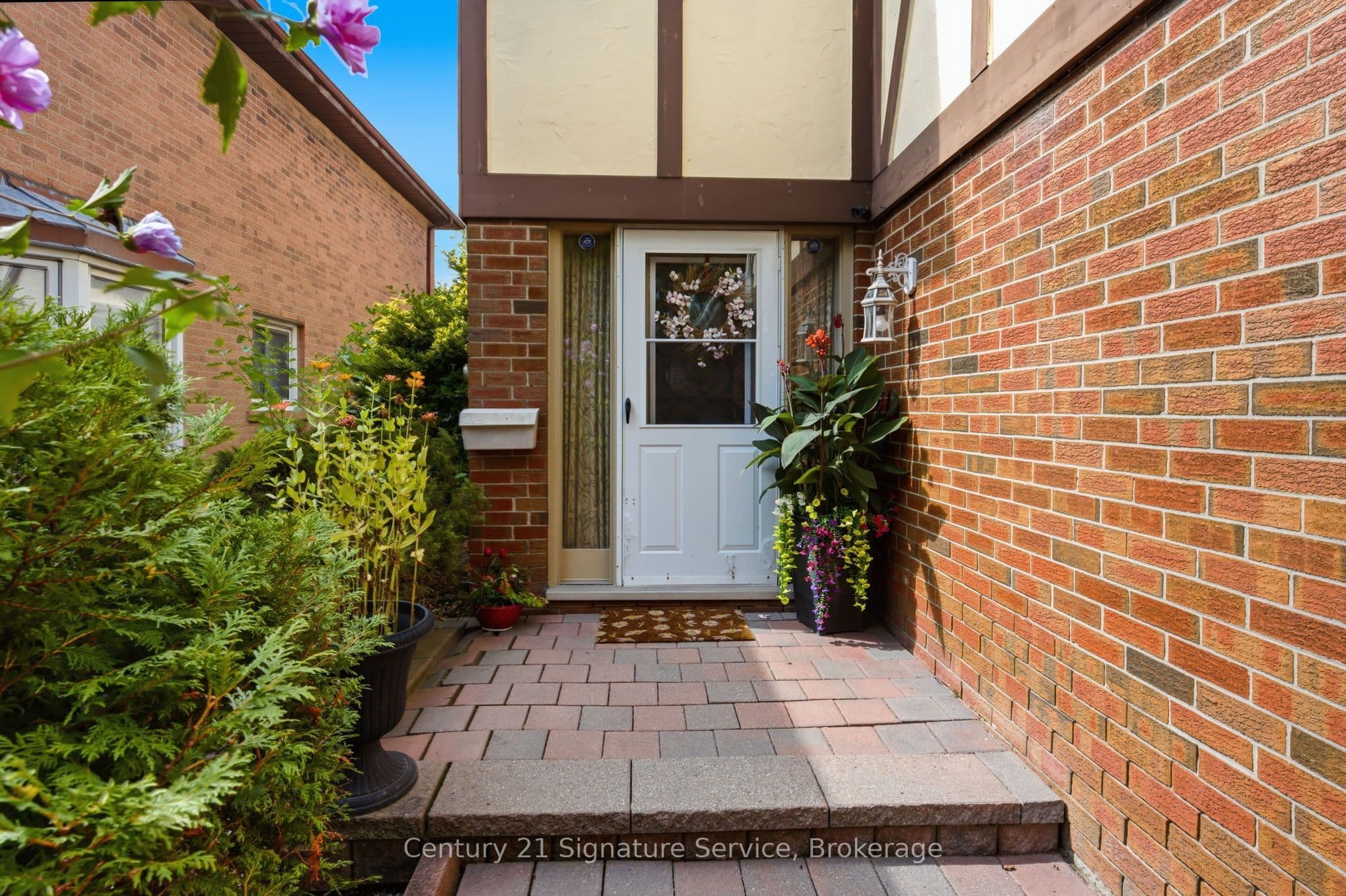 4265 Tea Garden Circle, Mississauga, ON L5B 2Z1