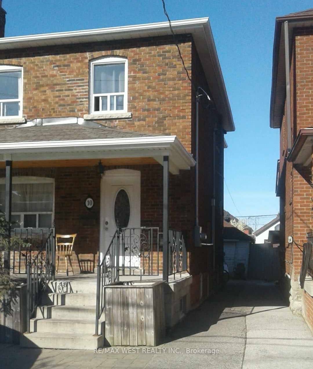 10 Fairbank Avenue, Toronto, ON M6E 3Y4