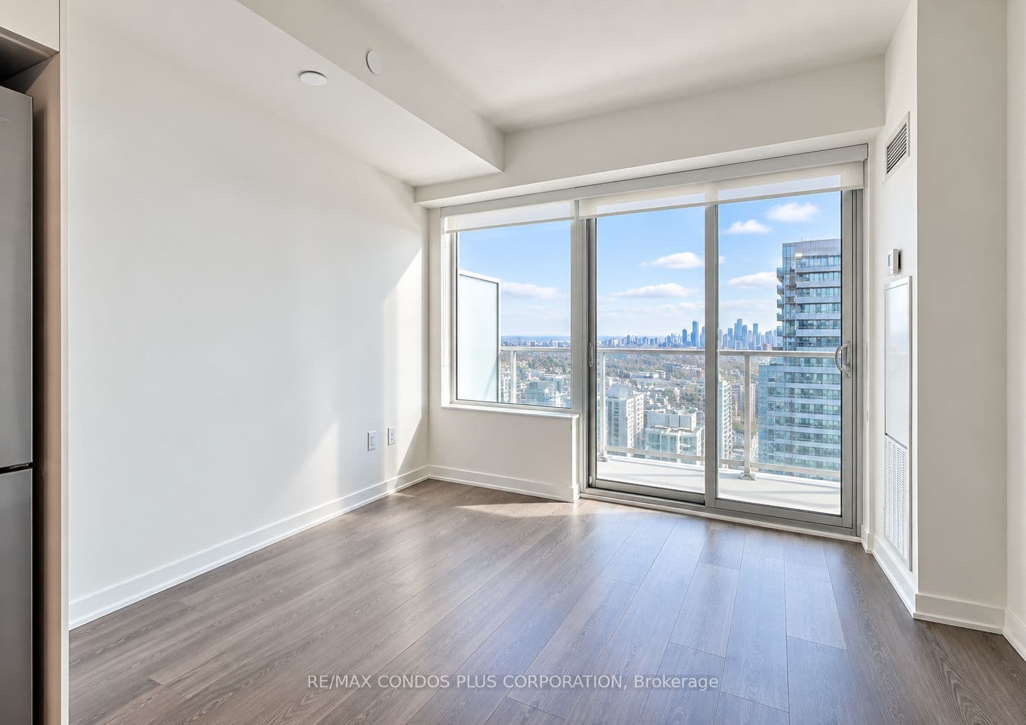 195 Redpath Avenue 3508, Toronto, ON M4P 0E4