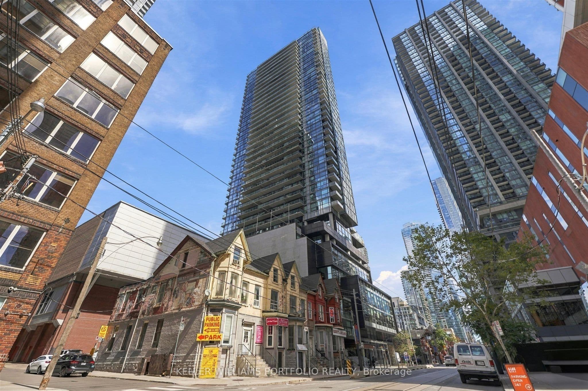 290 Adelaide Street 3001, Toronto, ON M5V 0P3