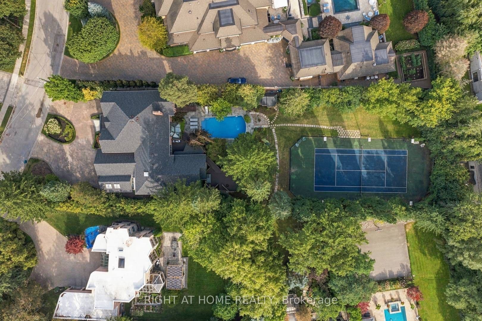 23 Bryson Drive, Richmond Hill, ON L4C 6E2