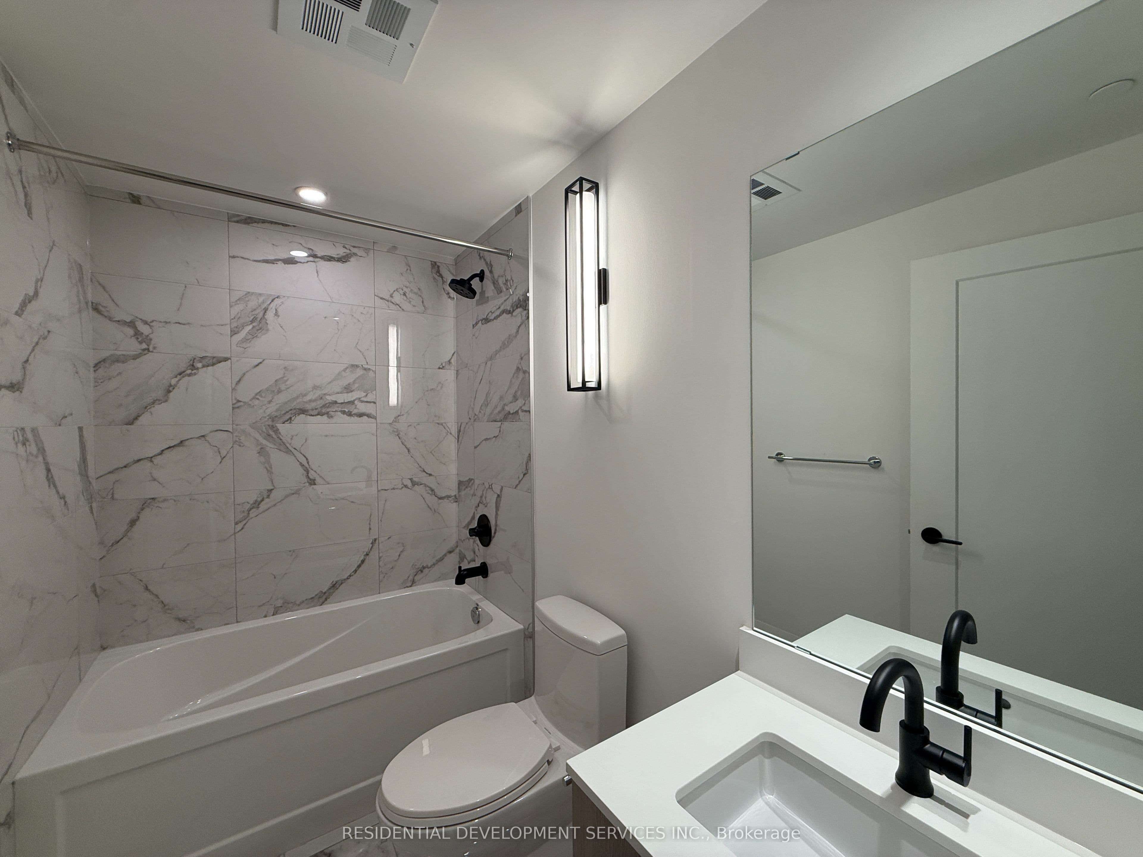 123 Portland Street 601, Toronto, ON M5V 0V9