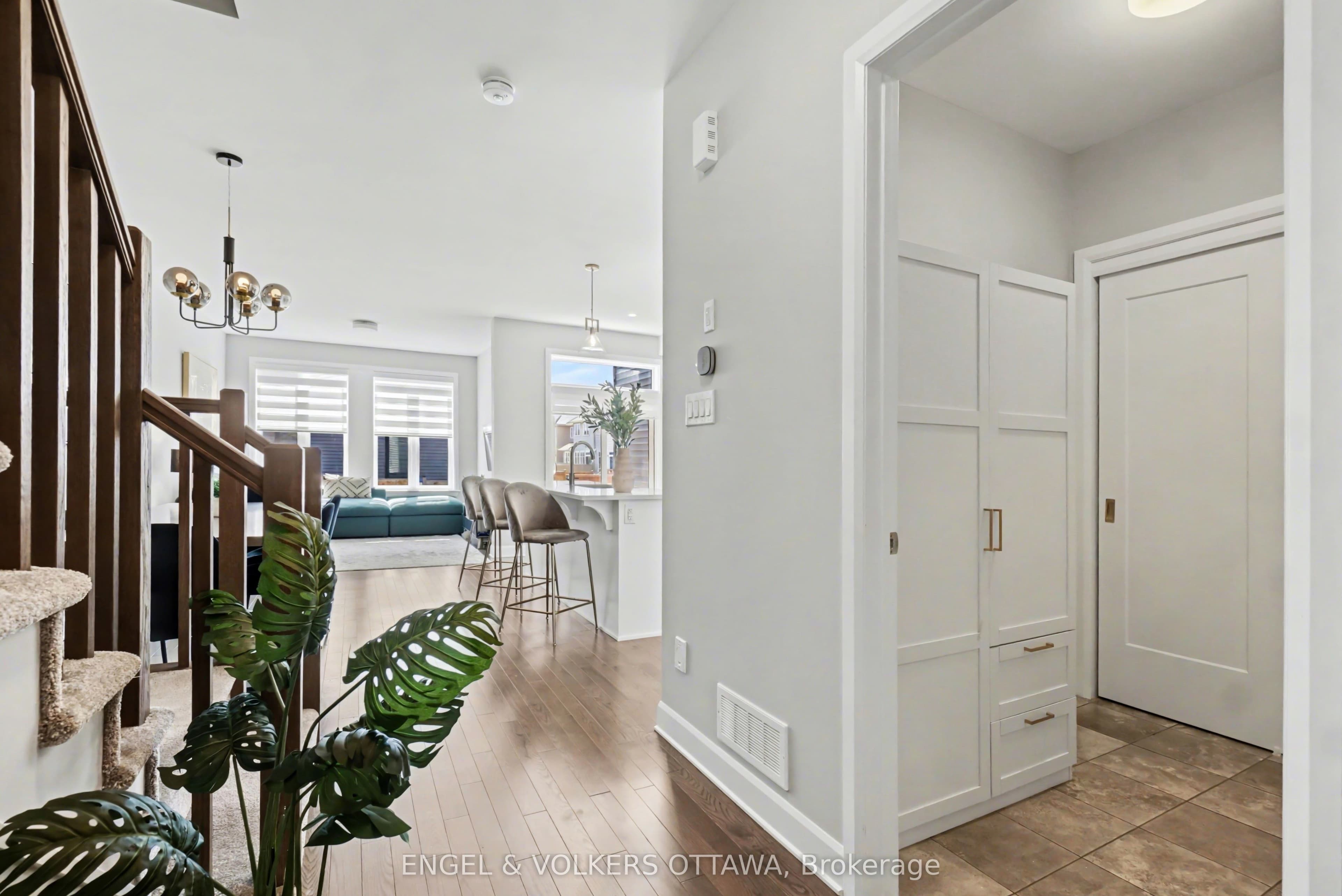 57 Mandevilla Crescent, Blossom Park - Airport and Area, ON K1T 0Y2