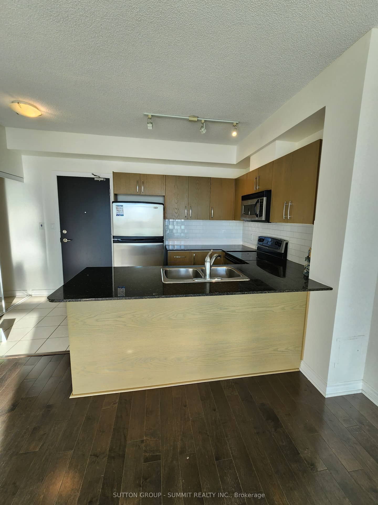 3504 HURONTARIO Street 1003, Mississauga, ON L5B 1P2