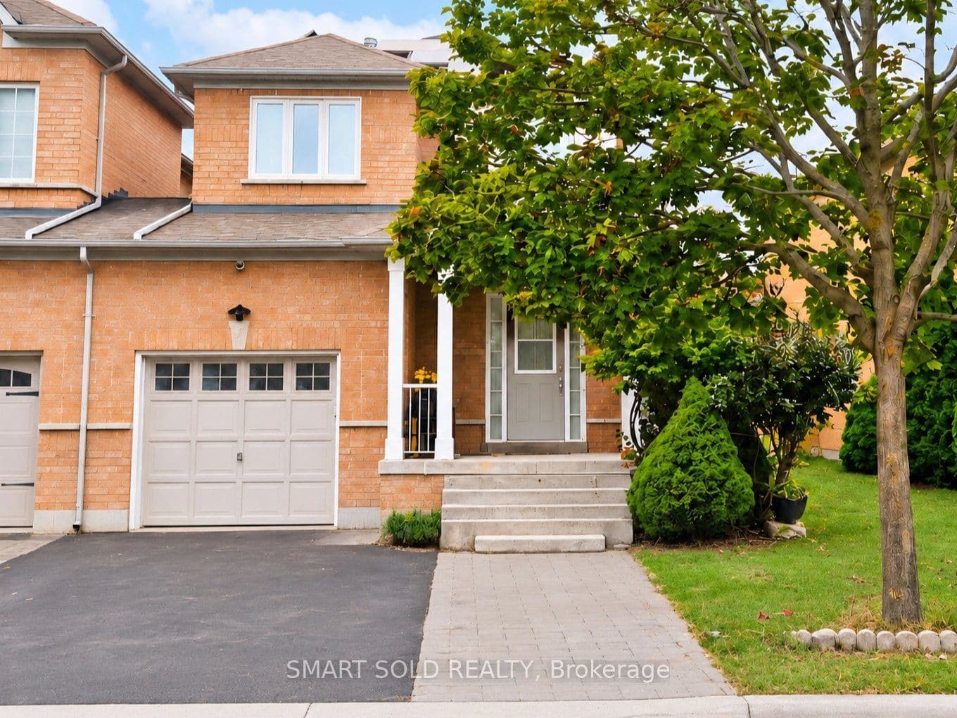 75 Rideau Drive, Richmond Hill, ON L4B 4P1