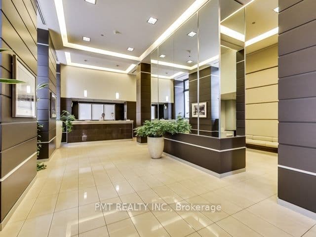 230 King Street E 803, Toronto, ON M5A 1K5