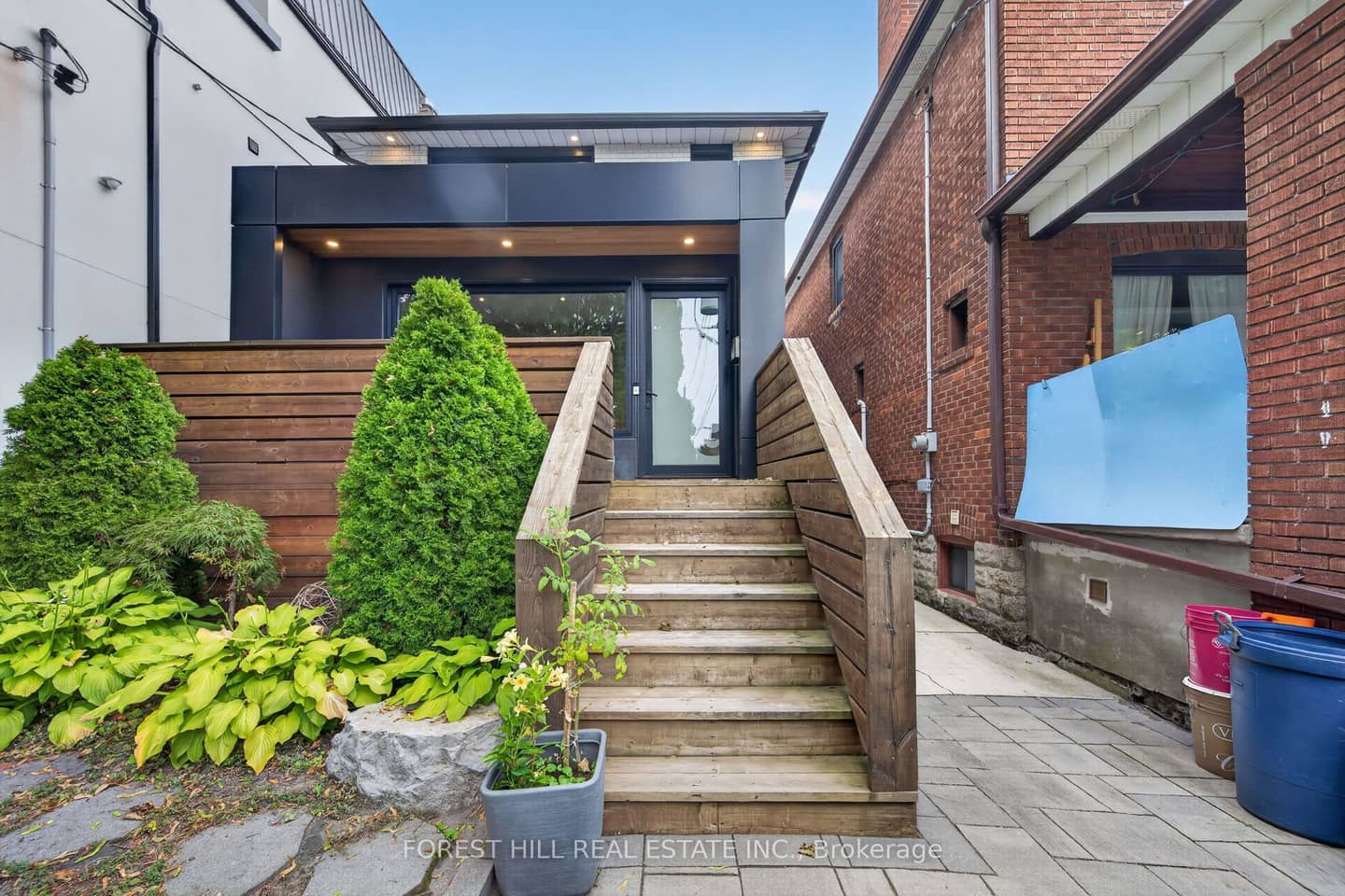 309 Wychwood Avenue, Toronto, ON M6C 2T6