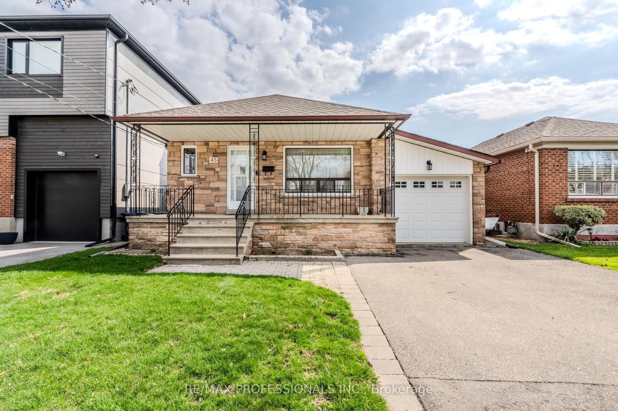 45 Chartwell Road, Toronto, ON M8Z 4E9