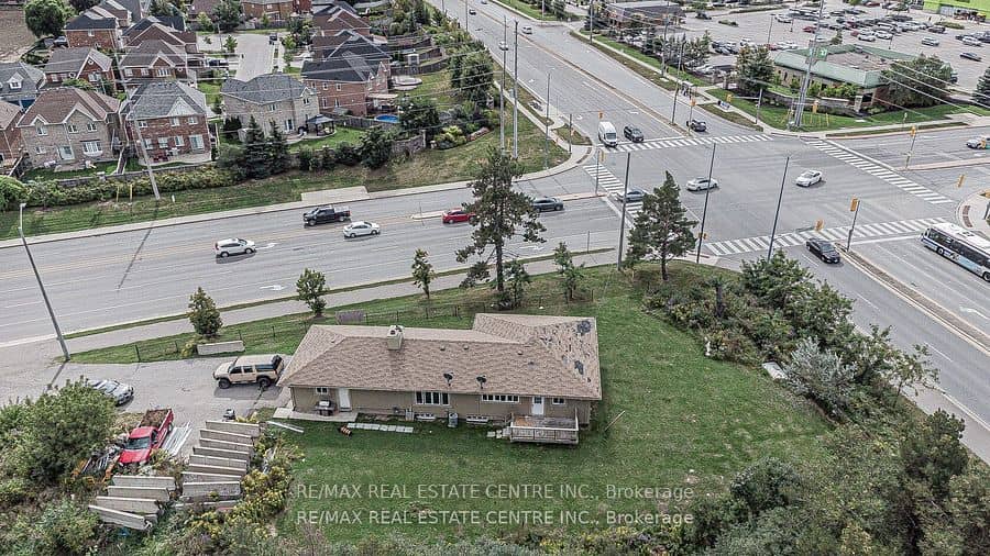 3024 Countryside Drive, Brampton, ON L6P 0V3