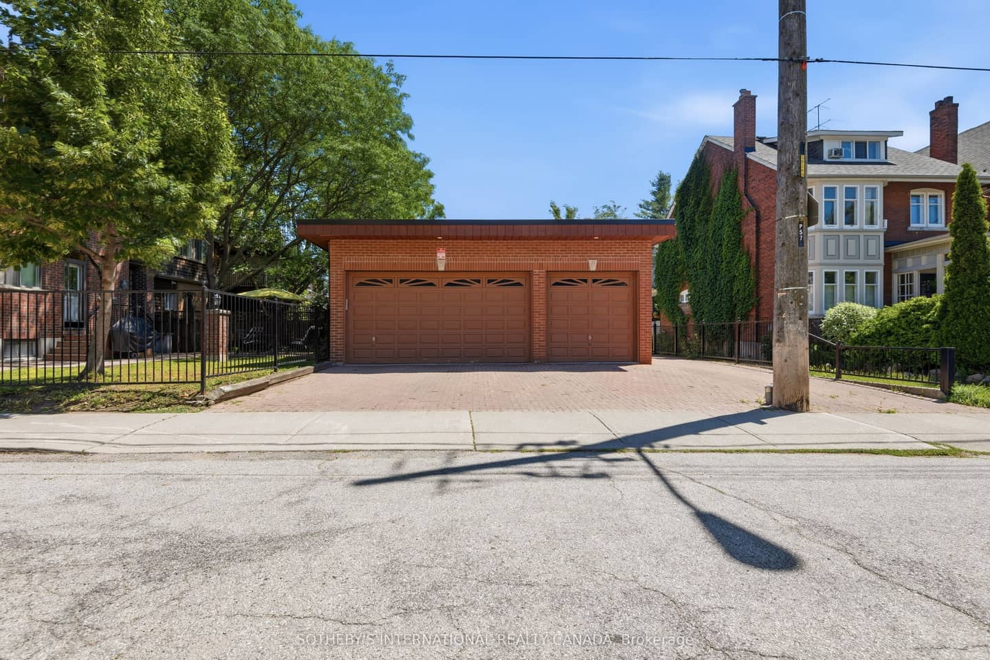 376 Sunnyside Avenue, Toronto, ON M6R 2R8