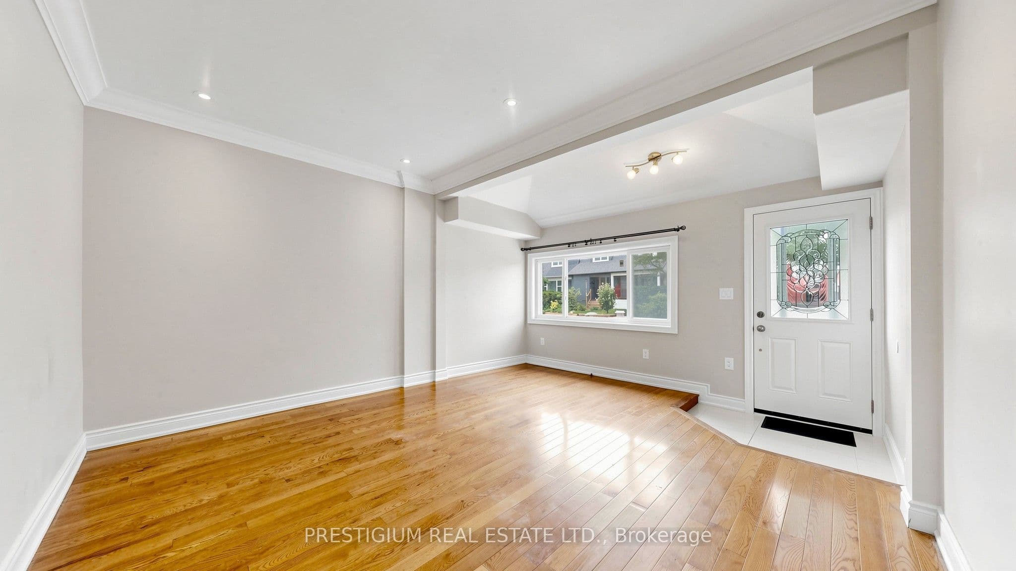 65 Eldon Avenue, Toronto, ON M4C 5G2