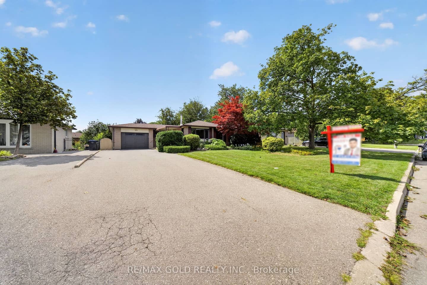 25 Drayton Crescent, Brampton, ON L6T 3G6