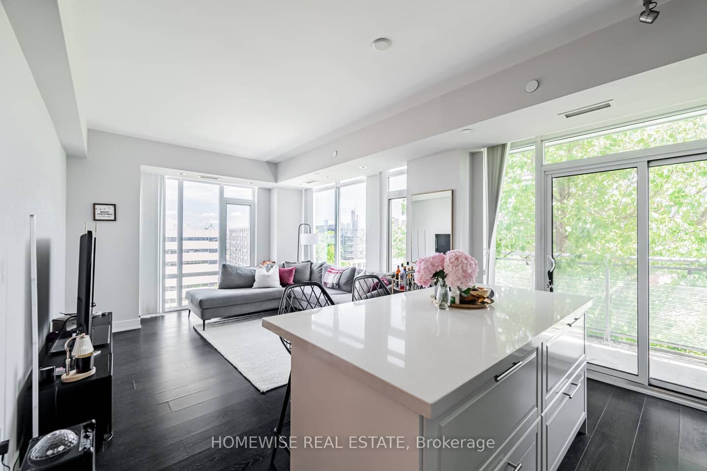 525 Adelaide Street W Lph12, Toronto, ON M5V 1T6