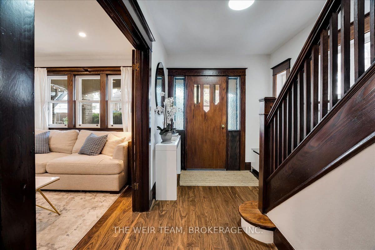 25 Oak Park Avenue, Toronto, ON M4C 4L8