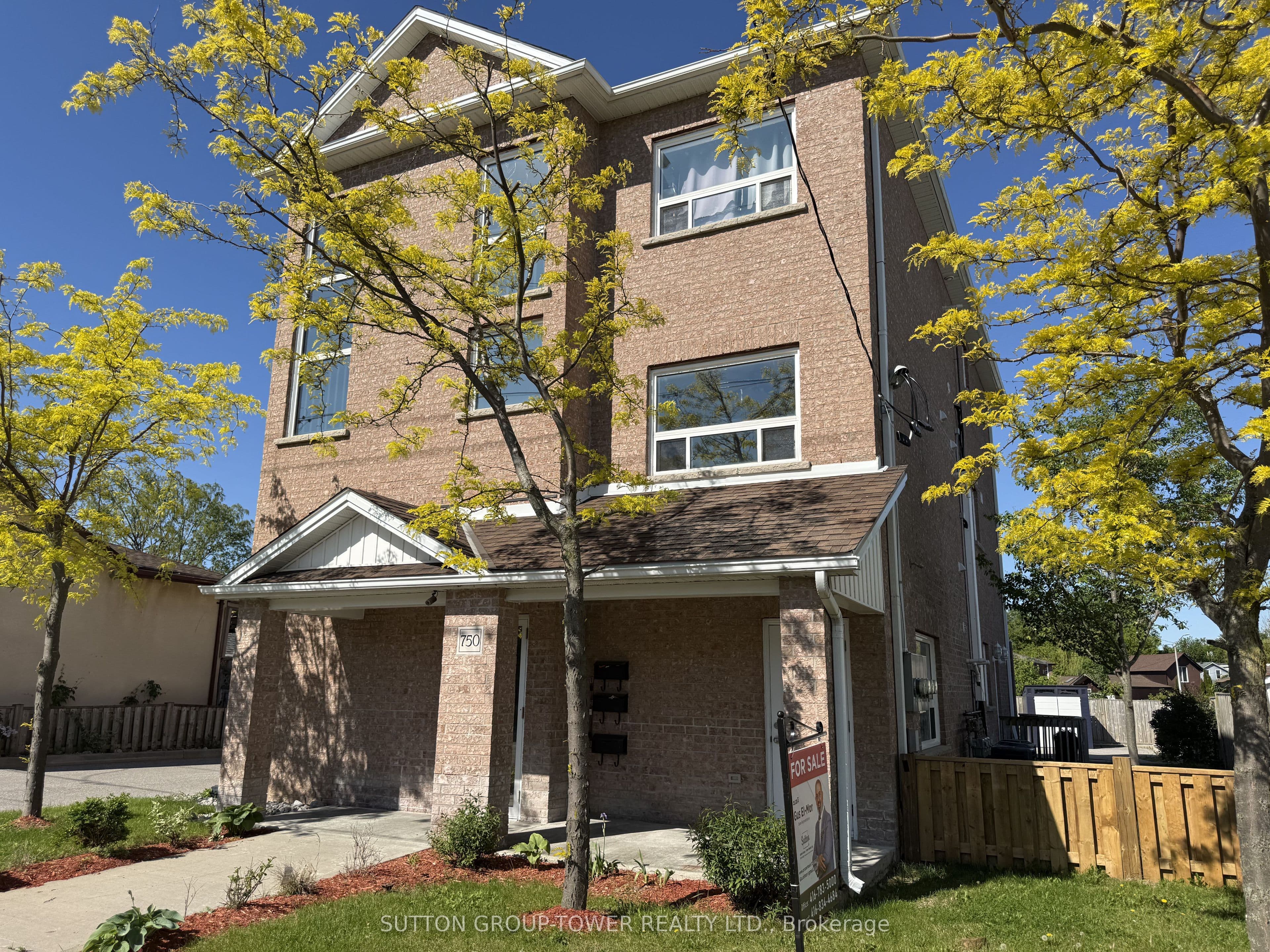 750 Albert Street, Oshawa, ON L1H 4T6