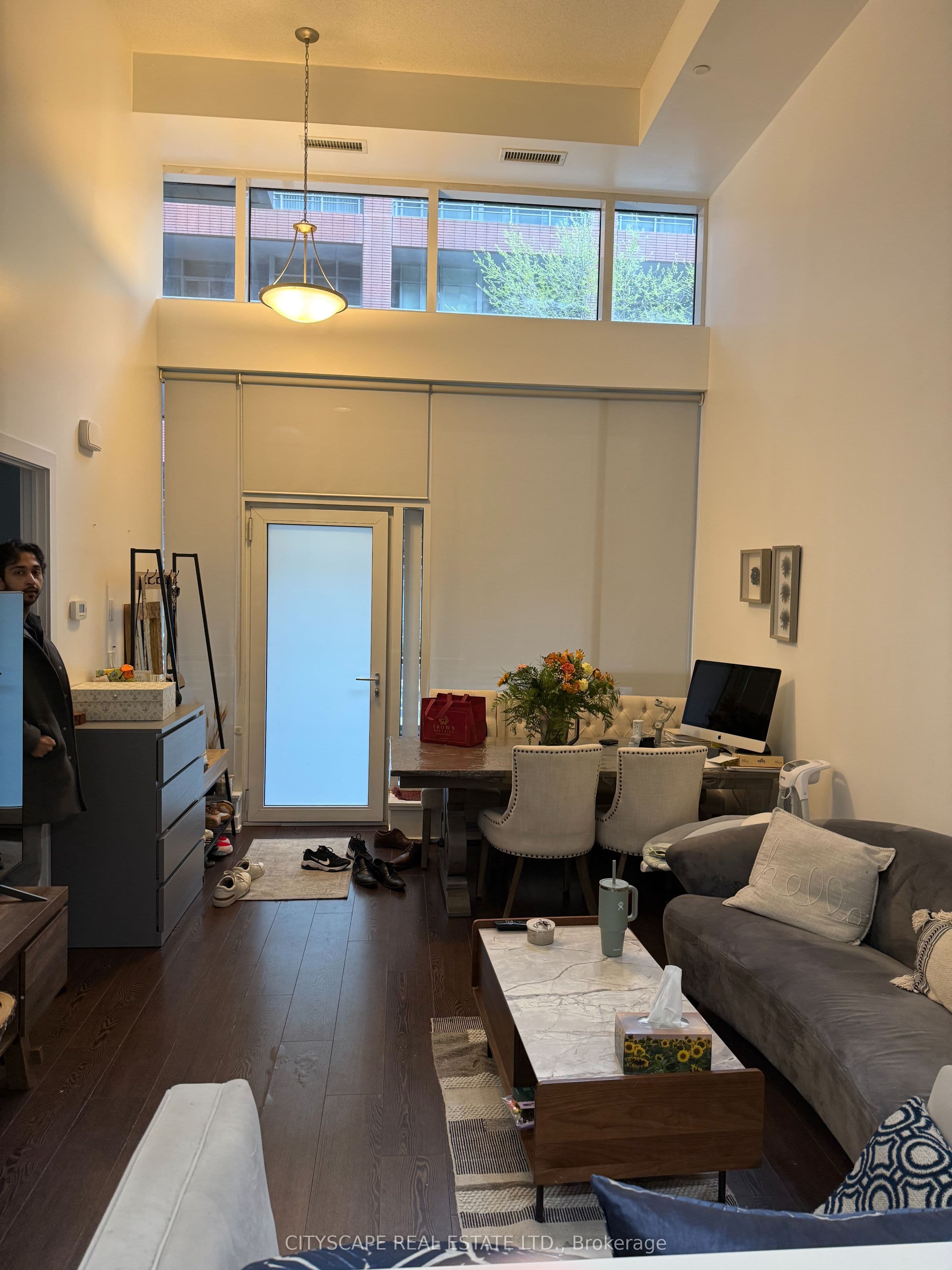 20 Bruyeres Mews Th03, Toronto, ON M5V 0G8