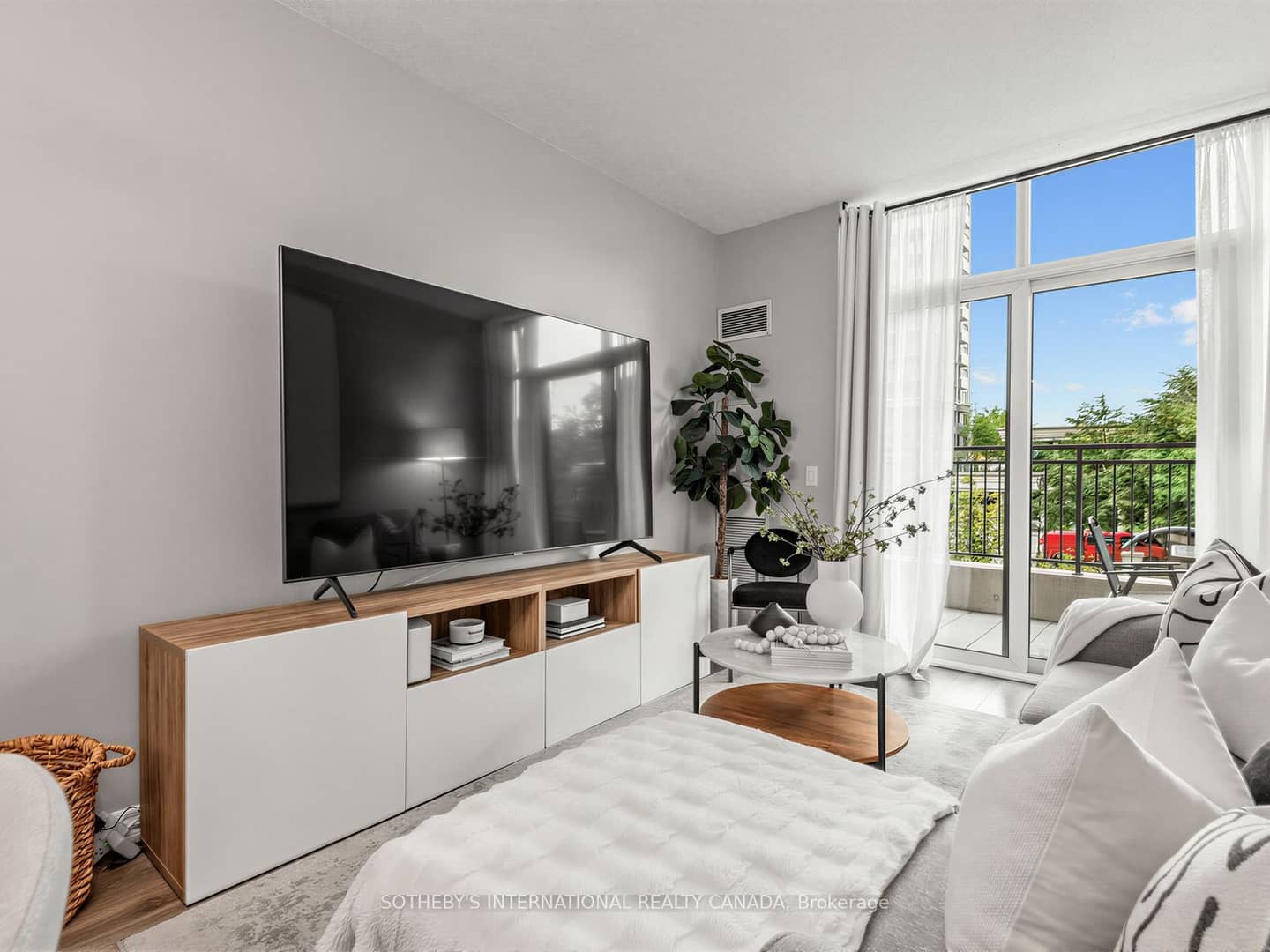 5233 Dundas Street W 127, Toronto, ON M9B 6M1