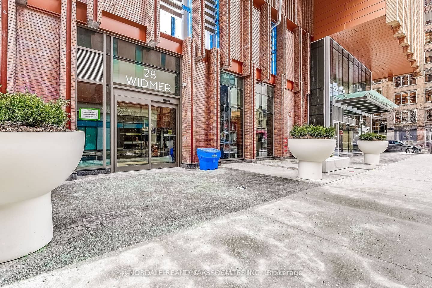 28 Widmer Street 4921, Toronto, ON M5V 0T2