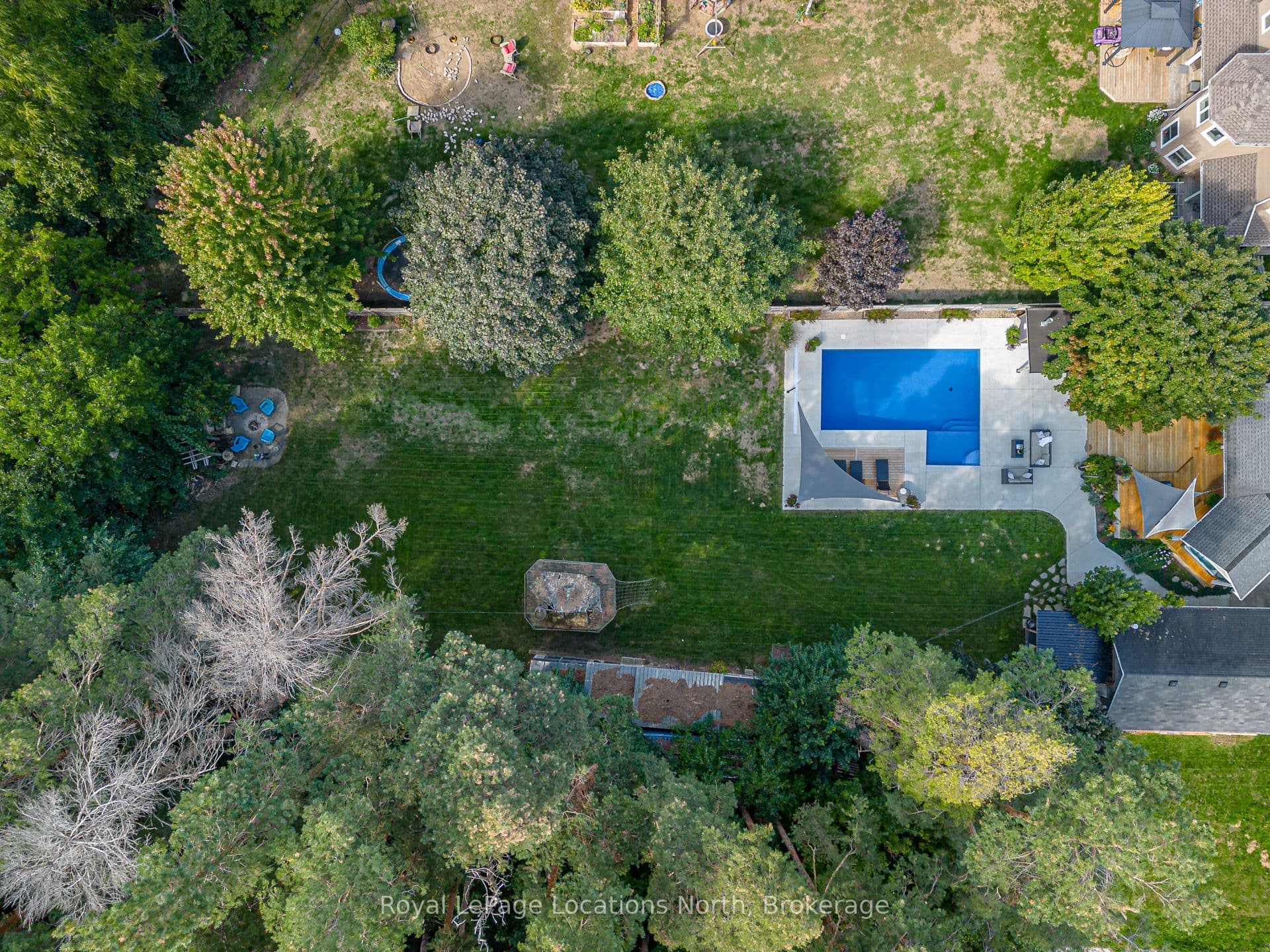 19 Melville Street, Clearview, ON L0M 1P0