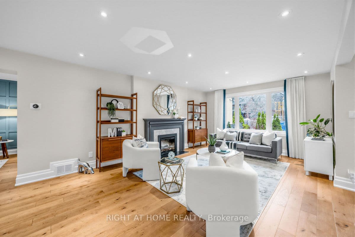 21 Austin Terrace, Toronto, ON M5R 1Y2